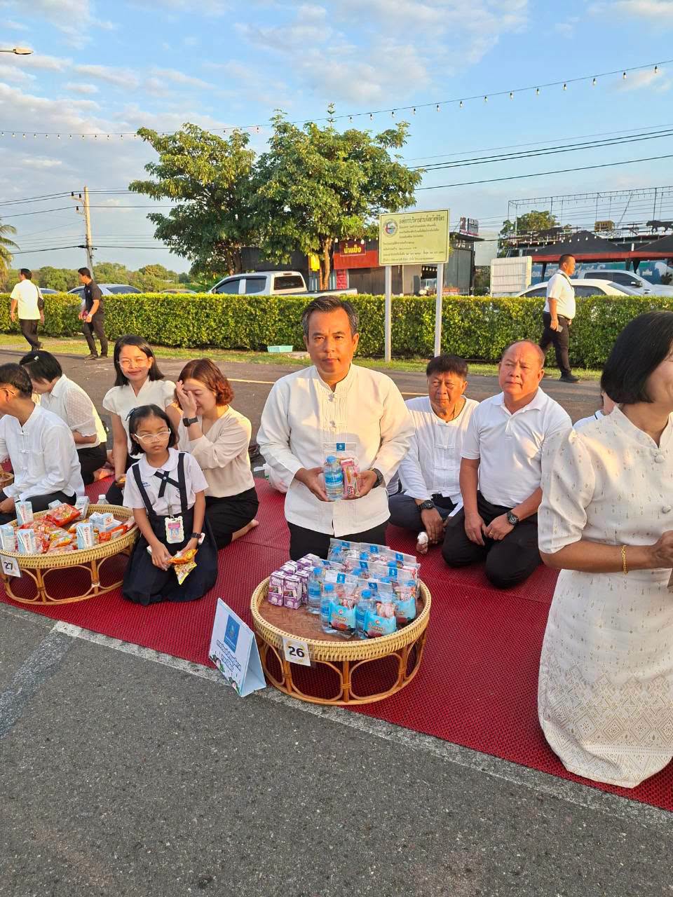 ไฟล์แนบ การประปาส่วนภูมิภาคสาขาพิจิตร ร่วมกิจกรรม “ปูเสื่อ นั่งสาด ตักบาตรรับอรุณ เสริมบุญที่บึงสีไฟ” ประจำเดือนกันยายน 2569