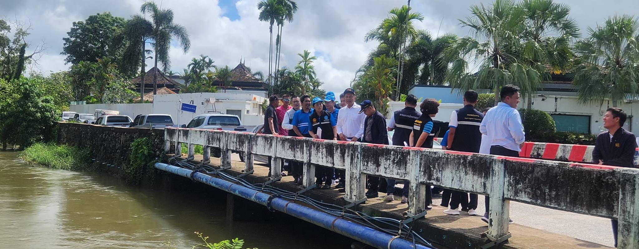 ไฟล์แนบ กปภ.สาขาภูเก็ต จับมือจังหวัดลงพื้นที่เชิงรุก เตรียมติดตั้งเครื่องผลิตน้ำประปาเคลื่อนที่ เพิ่มน้ำต้นทุนบริการประชาชน