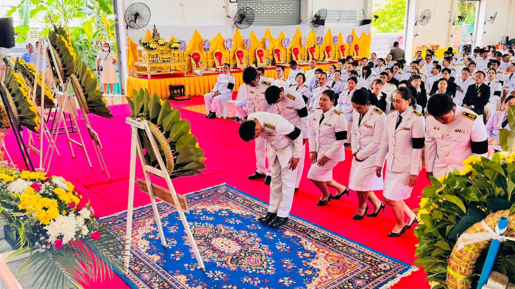 ไฟล์แนบ การประปาส่วนภูมิภาคสาขาปราณบุรี ร่วมพิธีวางพวงมาลา เนื่องในวันคล้ายวันสวรรคต 13 ตุลาคม ของพระบาทสมเด็จพระบรมชนกาธิเบศ มหาภูมิพลอดุลเดชมหาราช บรมนาถบพิตร