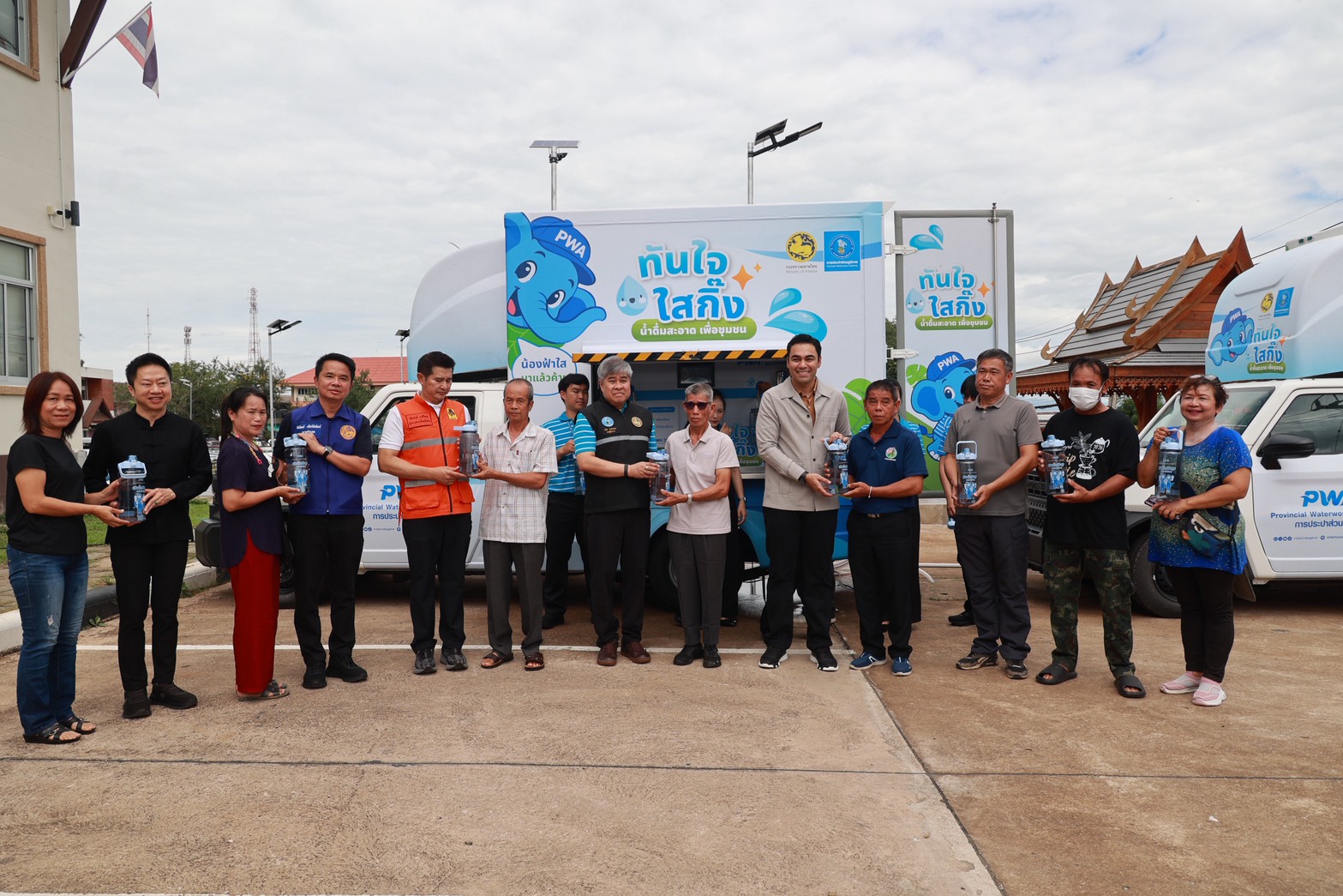 ไฟล์แนบ “มท.3” ส่งรถผลิตน้ำดื่ม ‘ทันใจ ใสกิ๊ง’ เข้าพื้นที่เสี่ยง สั่งเตรียมความพร้อมระบบประปาช่วยประชาชน