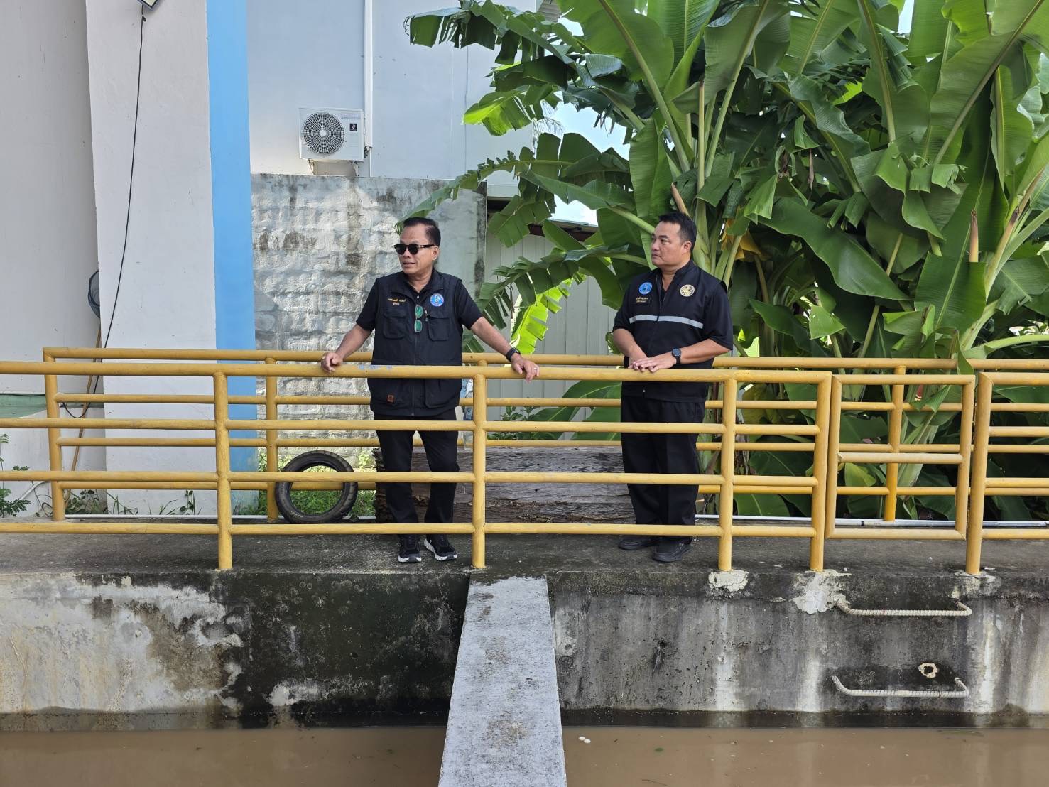 ไฟล์แนบ ผู้ว่าการ กปภ. ลงพื้นที่ติดตามสถานการณ์ระดับน้ำแม่น้ำแม่กลอง เตรียมพร้อมรับมือสถานการณ์อุทกภัย สถานีสูบน้ำดิบท่าแจ่ กปภ.สาขาราชบุรี