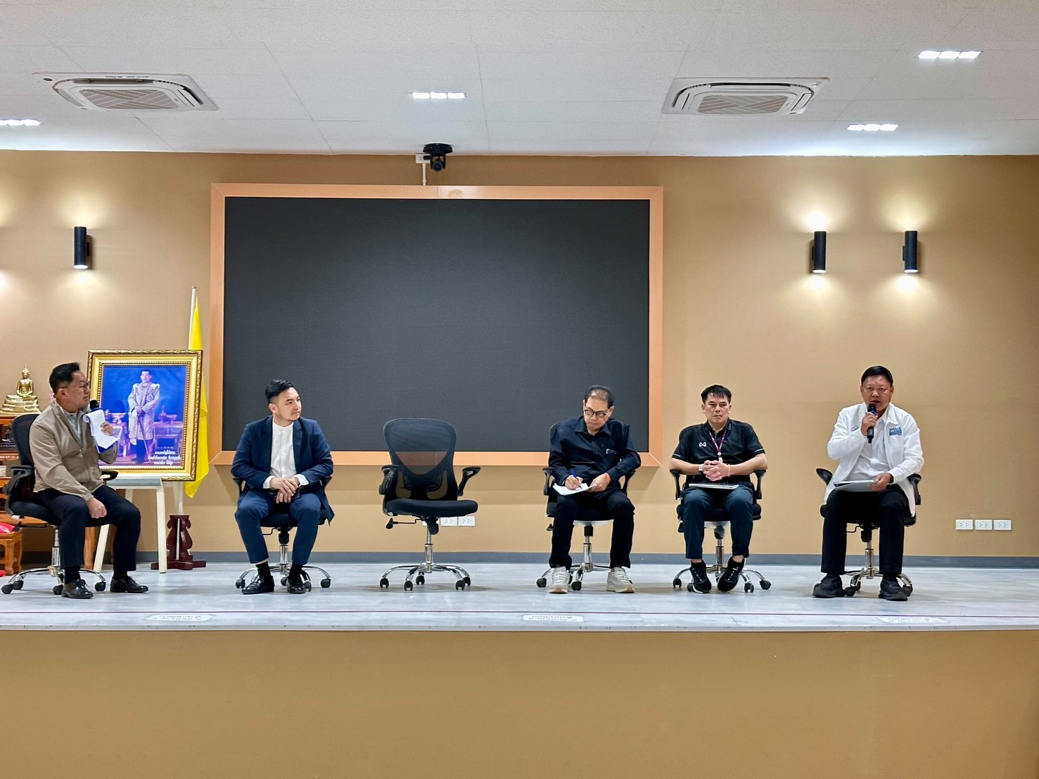 ไฟล์แนบ กปภ.บ้านฉาง (พ) ร่วมประชุมชี้แจงมาตรการน้ำประปา รองรับ Data Center ให้เป็นไปตาม นโยบายคณะกรรมการกำกับดูแลยุทธศาสตร์การลงทุน 