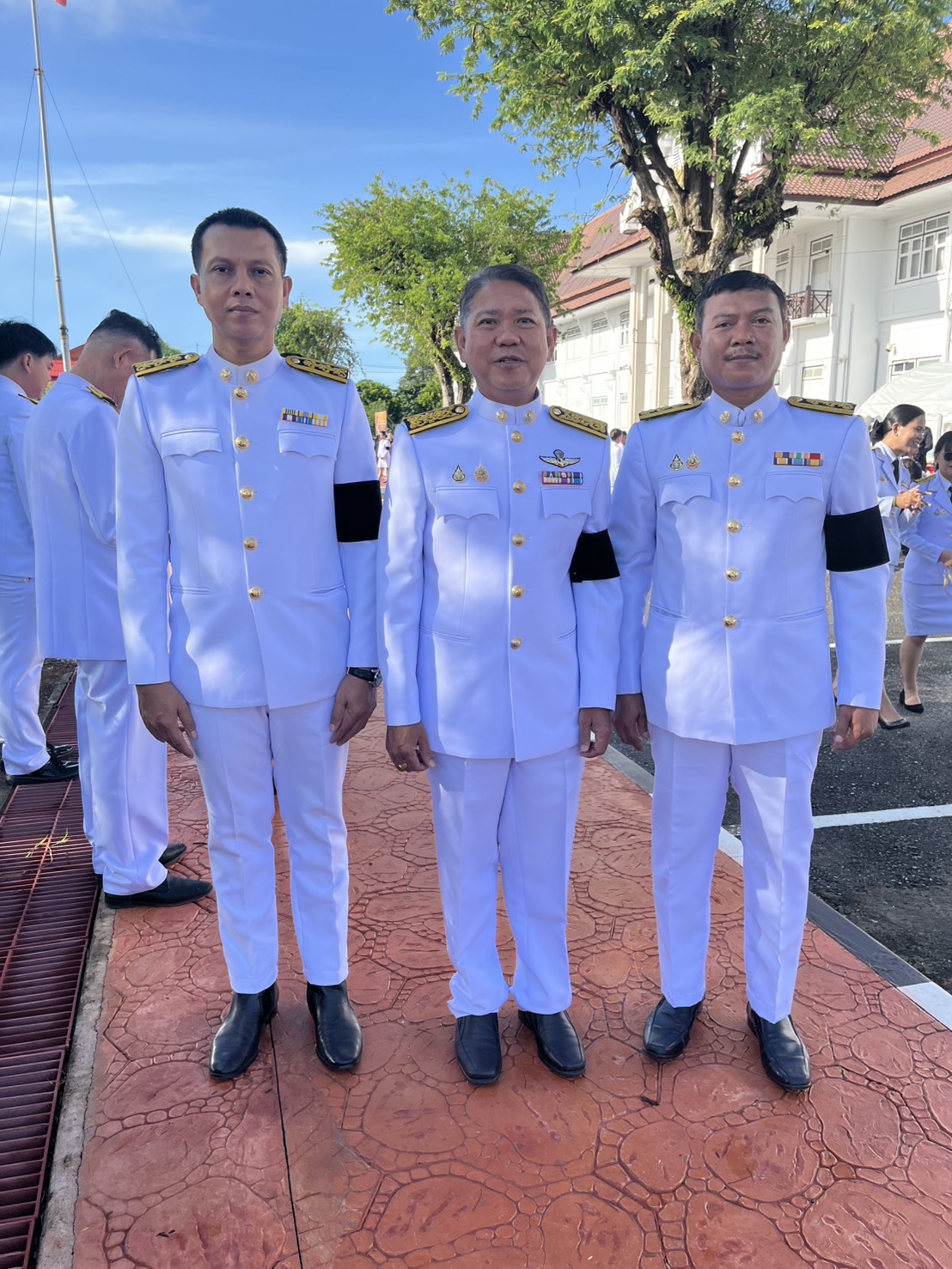 ไฟล์แนบ กปภ.สาขาสตูล เข้าร่วมพิธีบำเพ็ญกุศลอุทิศถวายและพิธีถวายดอกไม้จันทร์ภาคประชาชนตัวแทน งานพระราชพิธีถวายพระเพลิงพระบรมศพ สมเด็จพระนางเจ้าสิริกิติ์ พระบรมราชินีนาถ พระบรมราชชนนีพันปีหลวง