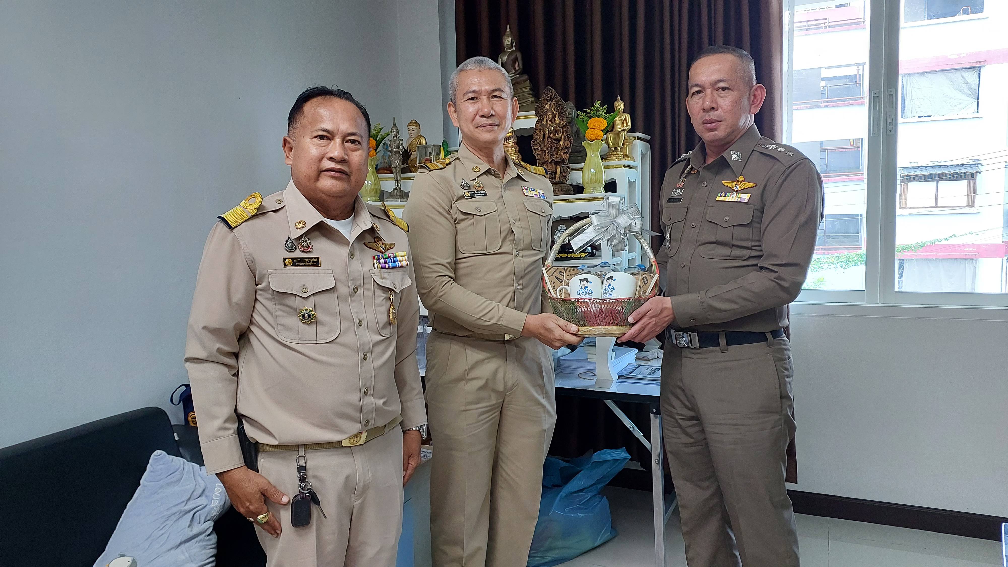 ไฟล์แนบ กปภ.สาขาระนอง ลงพื้นที่เข้ารายงานตัวต่อหัวหน้าส่วนราชการในพื้นที่จังหวัดระนอง เนื่องในโอกาสย้ายมาดำรงตำแหน่งใหม่
