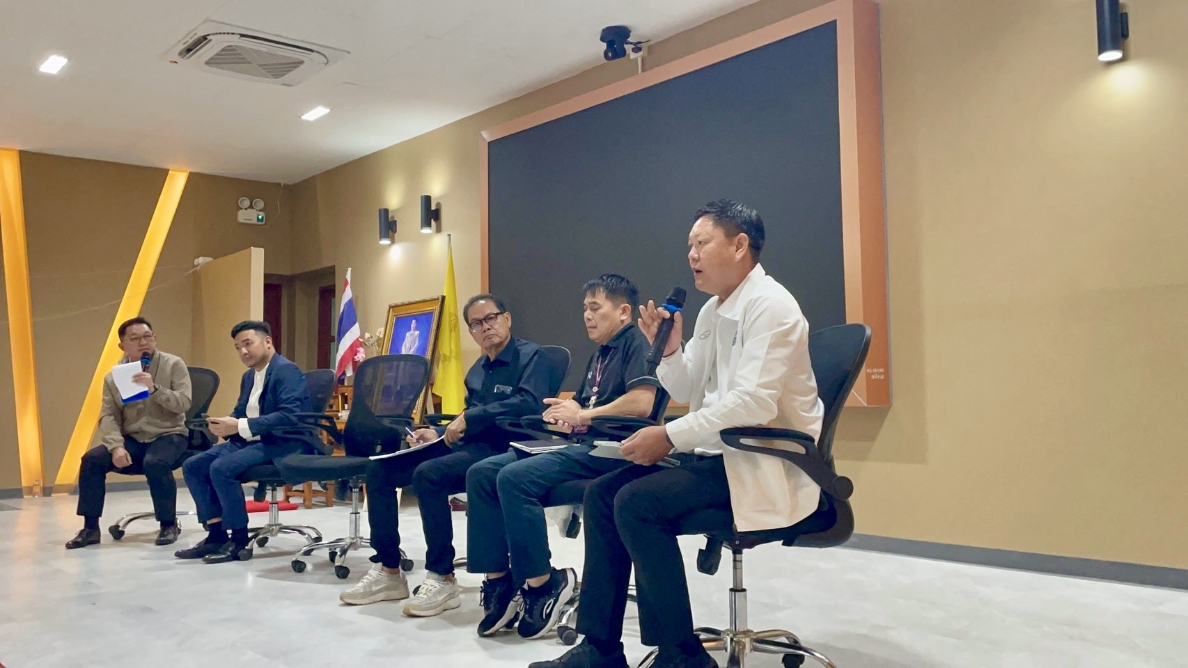 ไฟล์แนบ กปภ.บ้านฉาง (พ) ร่วมประชุมชี้แจงมาตรการน้ำประปา รองรับ Data Center ให้เป็นไปตาม นโยบายคณะกรรมการกำกับดูแลยุทธศาสตร์การลงทุน 