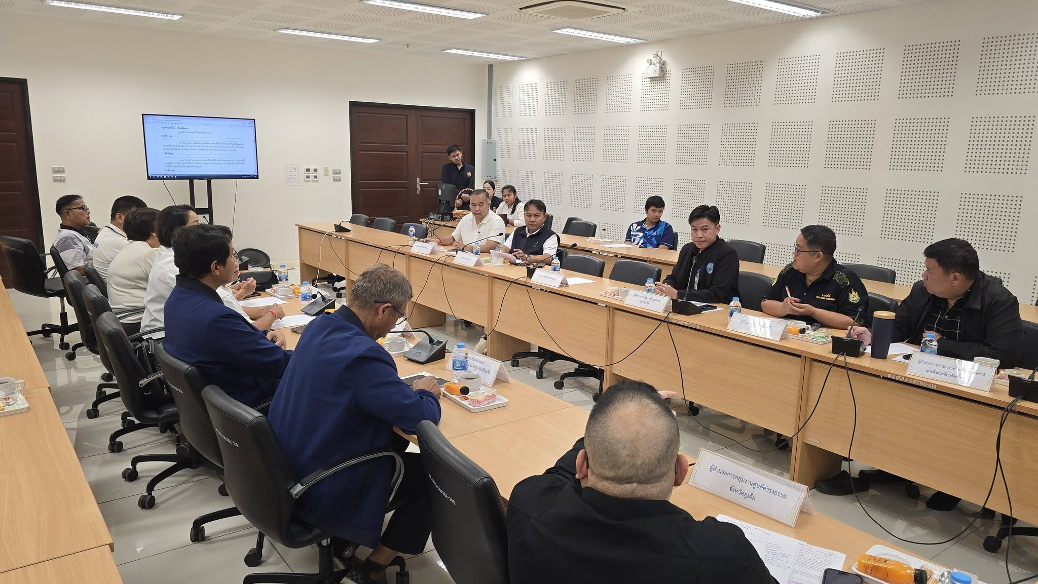 กปภ.สาขาภูเก็ต ร่วมประชุมแก้ปัญหาน้ำประปาพื้นที่ตำบลกะรน