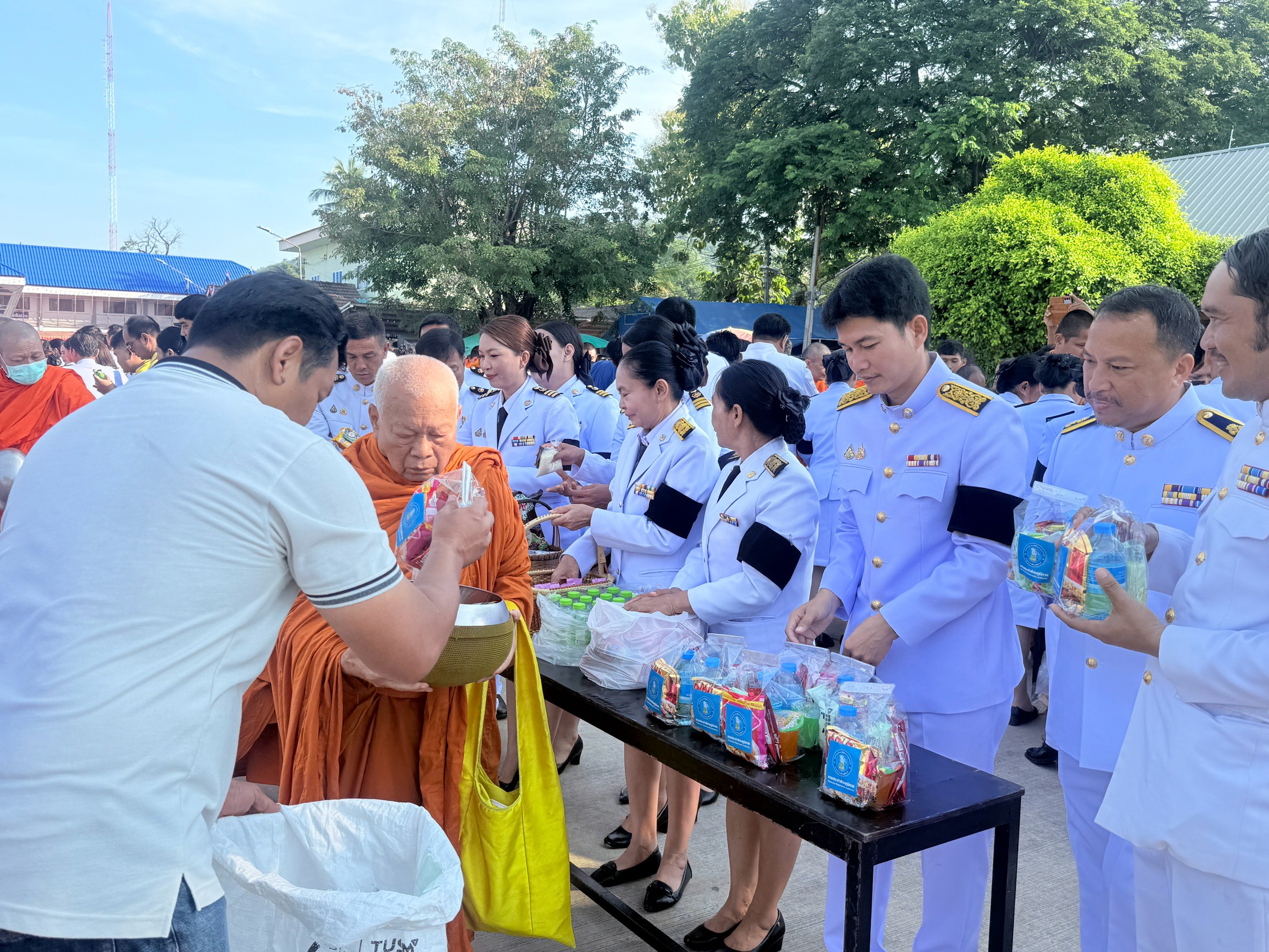 ไฟล์แนบ กปภ.สาขาท่าตะโก เข้าร่วมพิธีทำบุญตักบาตร  เนื่องในวันนวมินทรมหาราช 13 ตุลาคม 2569