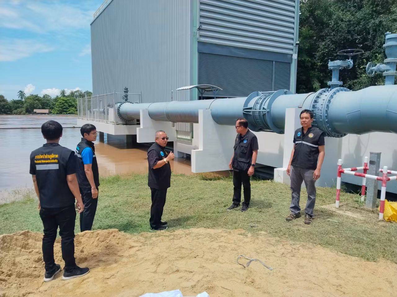 ไฟล์แนบ มท.3 กำชับ กปภ. ช่วยเหลือผู้ประสบภัย ส่งรถ "ทันใส ใสกิ๊ง" และน้ำดื่มบรรจุขวด บรรเทาความเดือดร้อนต่อเนื่อง