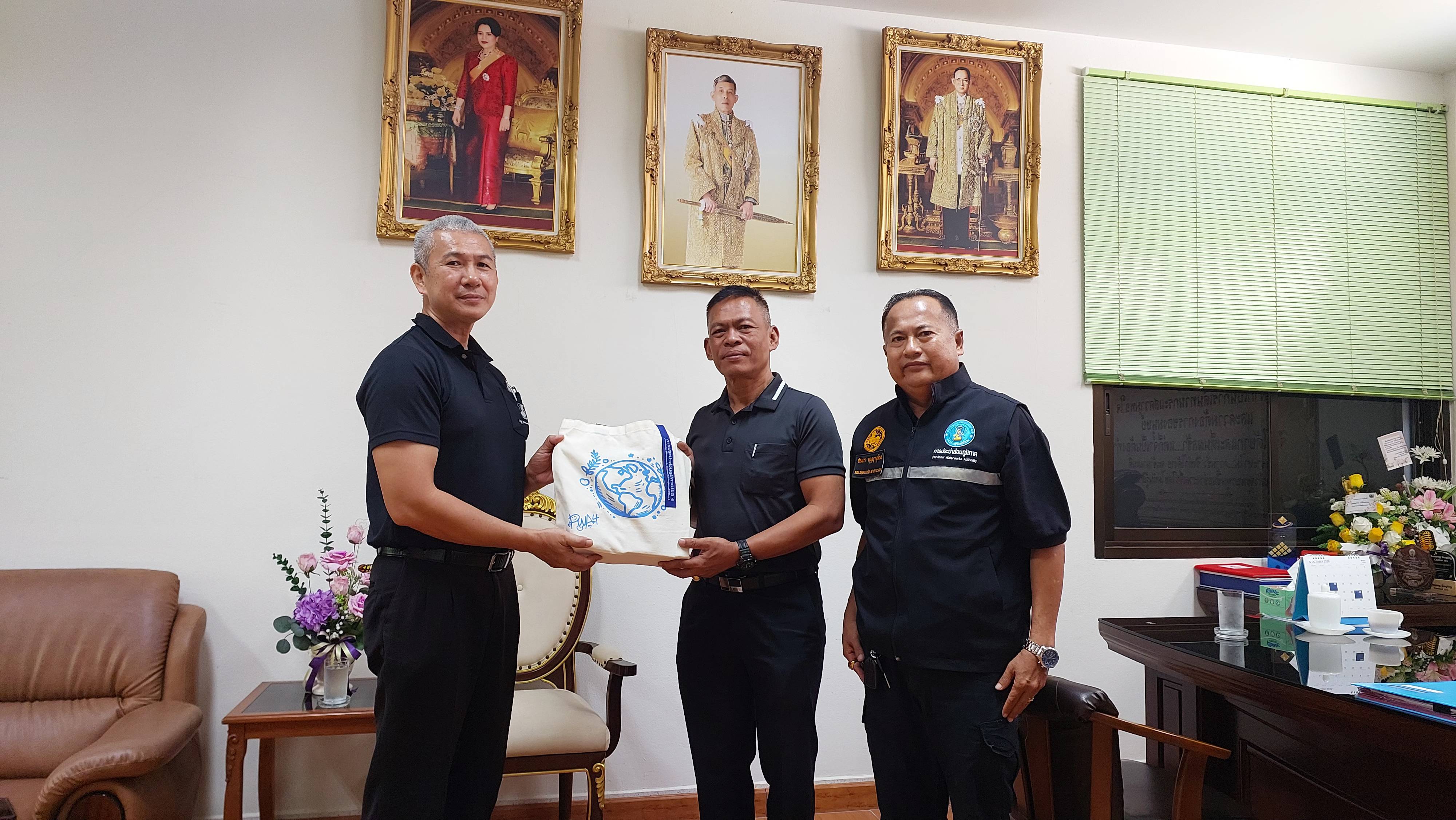 ไฟล์แนบ กปภ.สาขาระนอง ลงพื้นที่เข้ารายงานตัวต่อหัวหน้าส่วนราชการในพื้นที่จังหวัดระนอง เนื่องในโอกาสย้ายมาดำรงตำแหน่งใหม่