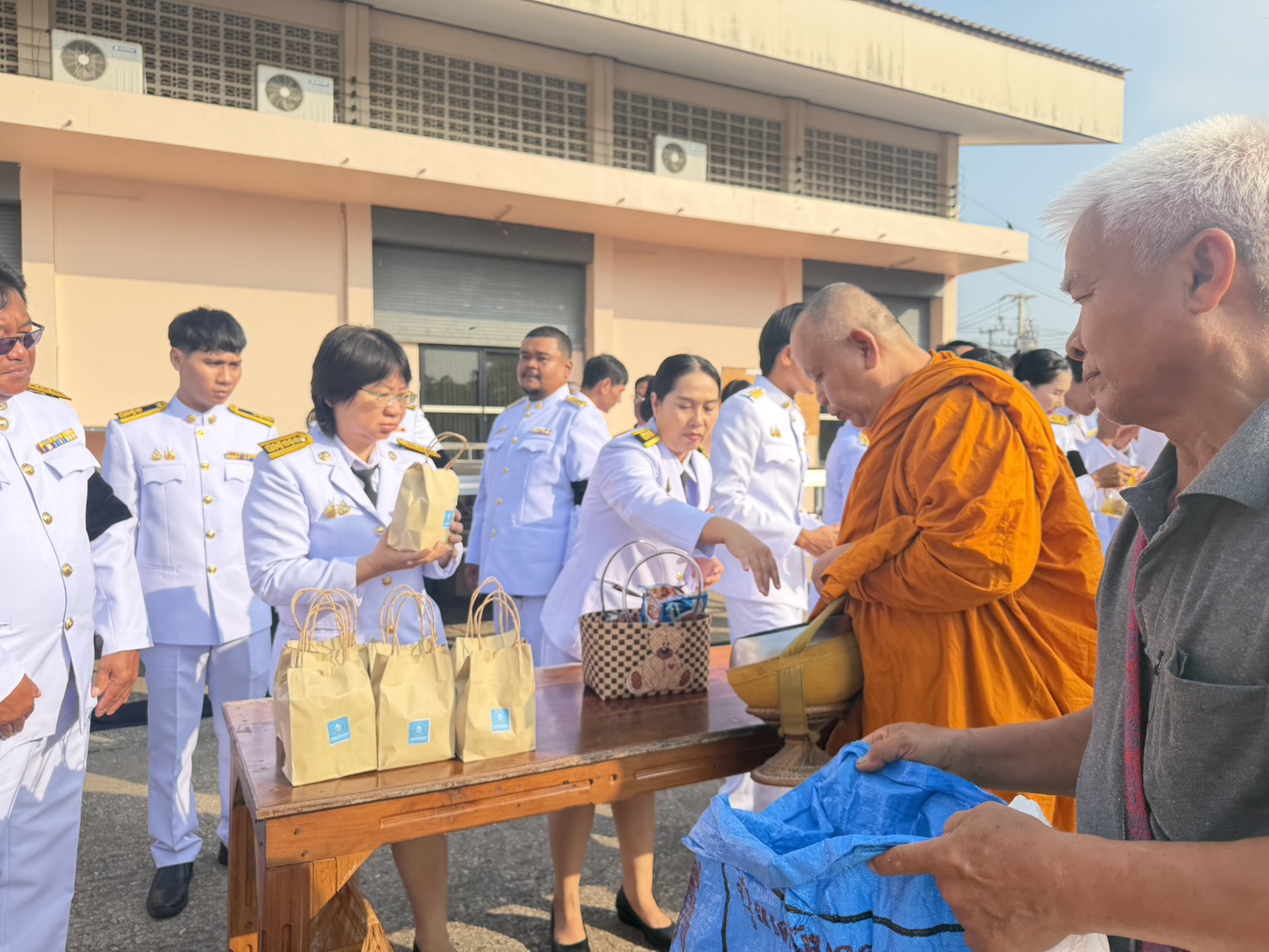 ไฟล์แนบ กปภ.สาขาสวรรคโลก ร่วมพิธีบำเพ็ญกุศลและวางพวงมาลา เนื่องในวันคล้ายวันสวรรคต พระบาทสมเด็จพระบรมชนกาธิเบศร มหาภูมิพลอดุลยเดชมหาราช บรมนาถบพิตร 13 ตุลาคม 2569