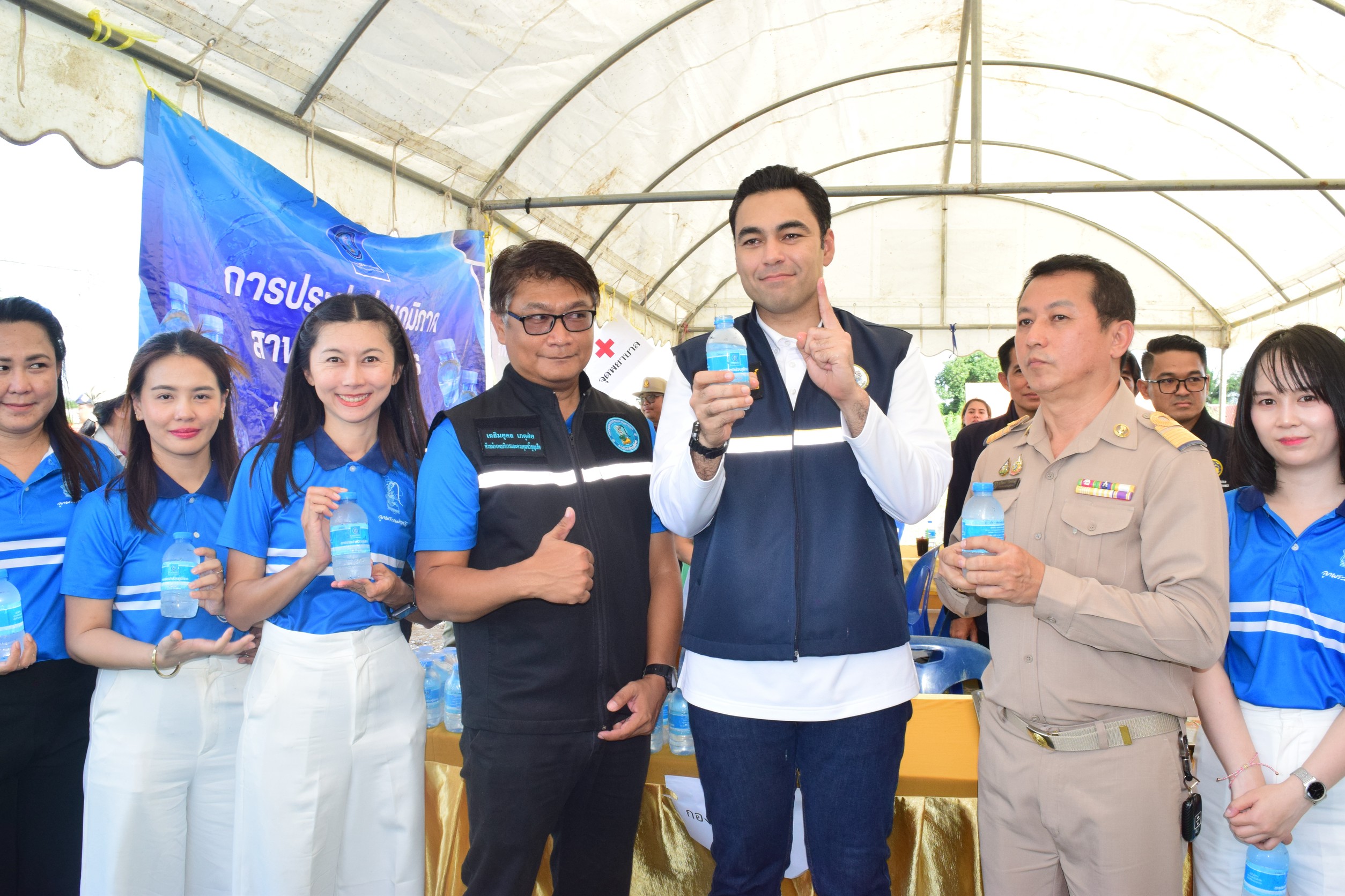 ไฟล์แนบ มท.3 กำชับ กปภ. ช่วยเหลือผู้ประสบภัย ส่งรถ "ทันใส ใสกิ๊ง" และน้ำดื่มบรรจุขวด บรรเทาความเดือดร้อนต่อเนื่อง