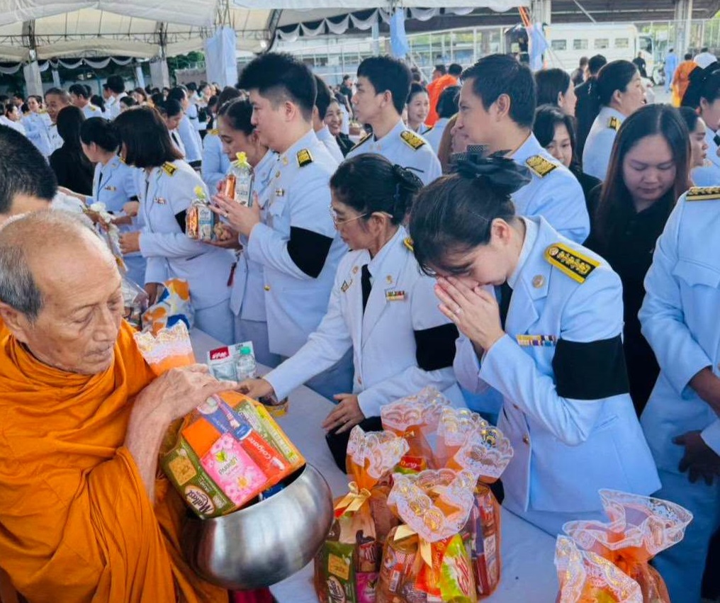 ไฟล์แนบ กปภ.ข.๓ ร่วมพิธีเข้าร่วมพิธีสวดพระพุทธมนต์และพิธีบำเพ็ญกุศลอุทิศถวาย และพิธีทำบุญตักบาตรถวายพระราชกุศล เนื่องในวันคล้ายวันสวรรคต สมเด็จพระนางเจ้าสิริกิติ์ พระบรมราชินีนาถ พระบรมราชชนนีพันปีหลวง ณ จังหวัดราชบุรี