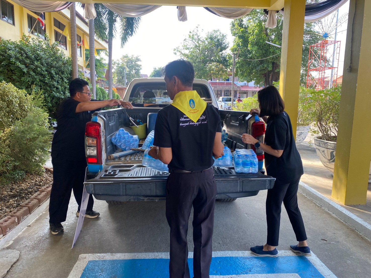 ไฟล์แนบ กปภ.สาขาสวรรคโลก สนับสนุนน้ำดื่มบรรจุขวดแก่ศูนย์บริการโลหิตแห่งชาติ สภากาชาดไทย