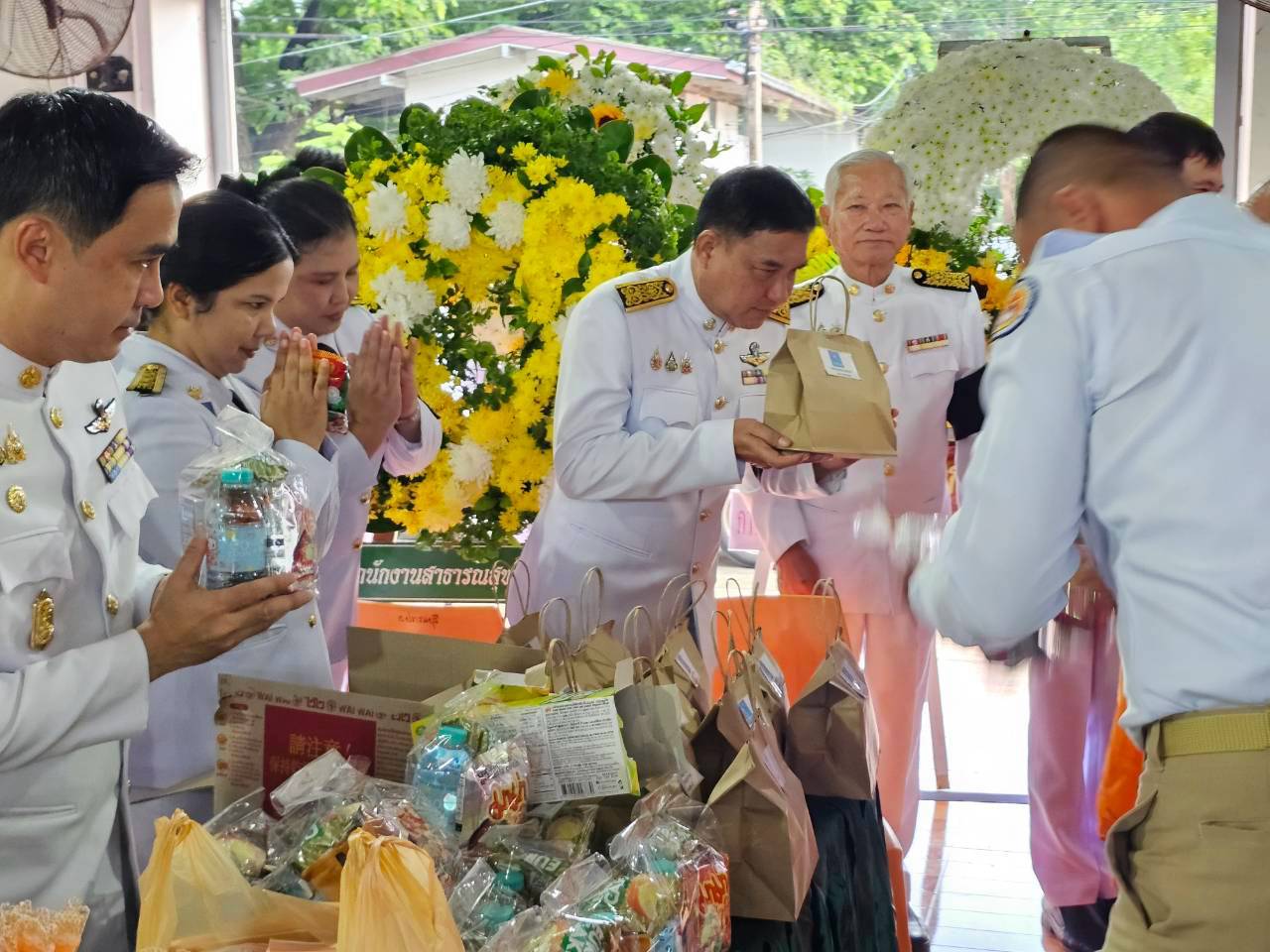 ไฟล์แนบ การประปาส่วนภูมิภาคสาขาปราณบุรี ร่วมพิธีวางพวงมาลา เนื่องในวันคล้ายวันสวรรคต 13 ตุลาคม ของพระบาทสมเด็จพระบรมชนกาธิเบศ มหาภูมิพลอดุลเดชมหาราช บรมนาถบพิตร