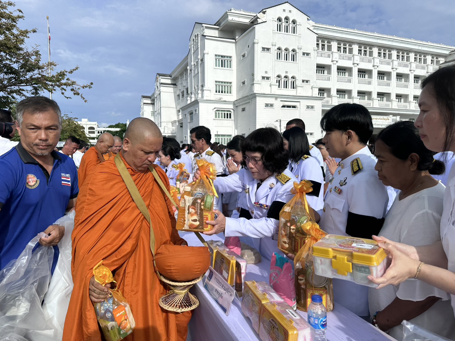ไฟล์แนบ กปภ.สาขาภูเก็ต ร่วมพิธีน้อมรำลึกในพระมหากรุณาธิคุณ เนื่องในวันนวมินทรมหาราช ประจำปี 2569