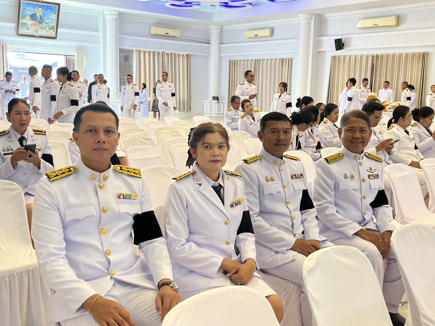 ไฟล์แนบ กปภ.สาขาสตูล เข้าร่วมพิธีบำเพ็ญกุศลอุทิศถวายและพิธีถวายดอกไม้จันทร์ภาคประชาชนตัวแทน งานพระราชพิธีถวายพระเพลิงพระบรมศพ สมเด็จพระนางเจ้าสิริกิติ์ พระบรมราชินีนาถ พระบรมราชชนนีพันปีหลวง