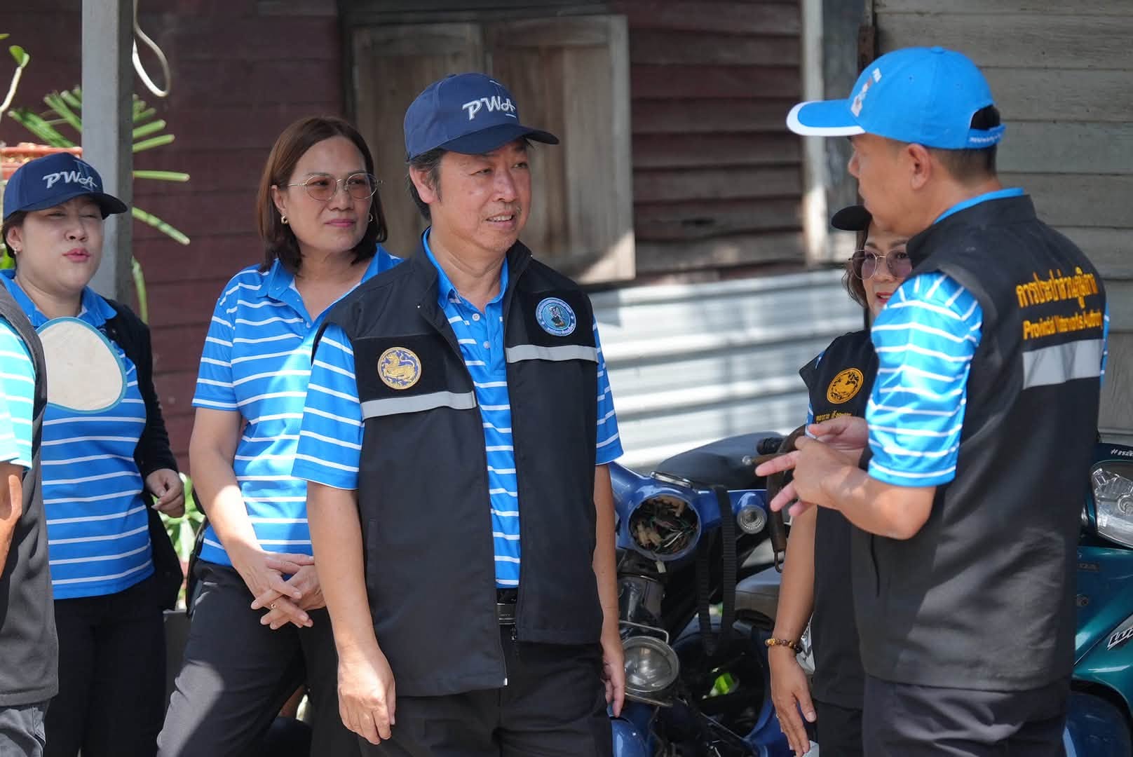 ไฟล์แนบ กปภ.ข.2 ร่วมทีม กปภ. จัดกิจกรรม “กปภ.ห่วงใย ใส่ใจทุกครัวเรือน” ฟื้นฟูและช่วยเหลือประชาชน ณ ชุมชนคลองหนึ่งพัฒนา จ.ปทุมธานี