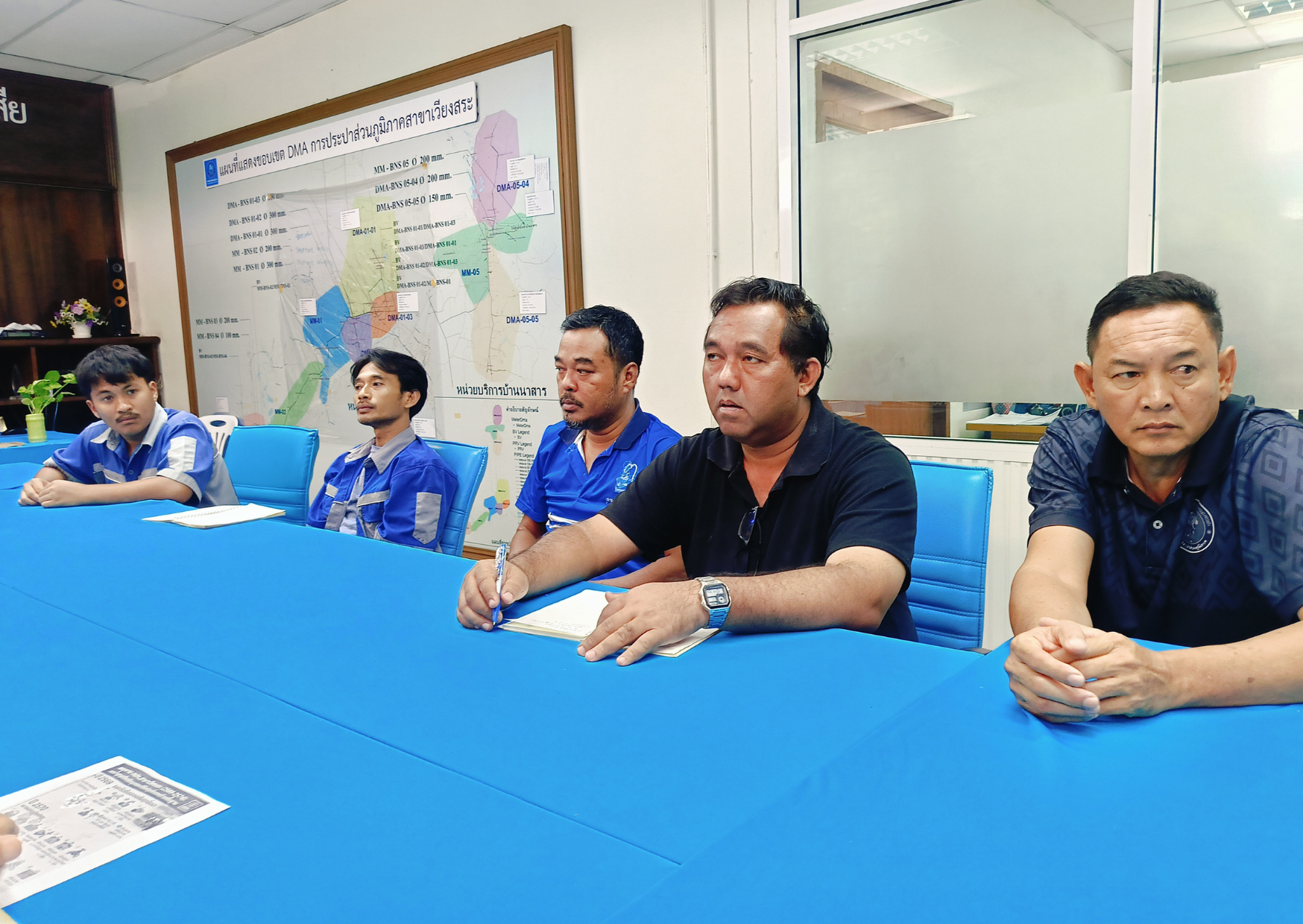 ไฟล์แนบ   กปภ.สาขาเวียงสระ มุ่งมั่นพัฒนาบริการ ประชุมสายงานเดินหน้าแผนเพิ่มกำลังการผลิต และปรับปรุงเส้นท่อจ่ายน้ำเพื่อประชาชน