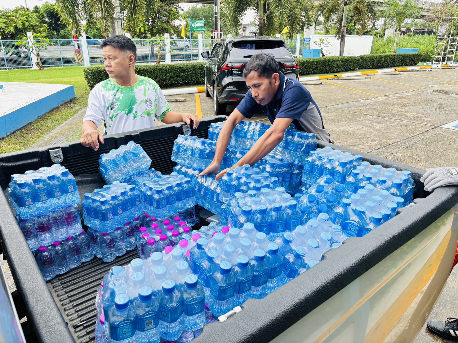ไฟล์แนบ การประปาส่วนภูมิภาคสาขาประจวบคีรีขันธ์ สนับสนุนน้ำดื่มบรรจุขวดตราสัญลักษณ์ กปภ. ให้กับสำนักงานสาธารณสุขจังหวัดประจวบคีรีขันธ์ 