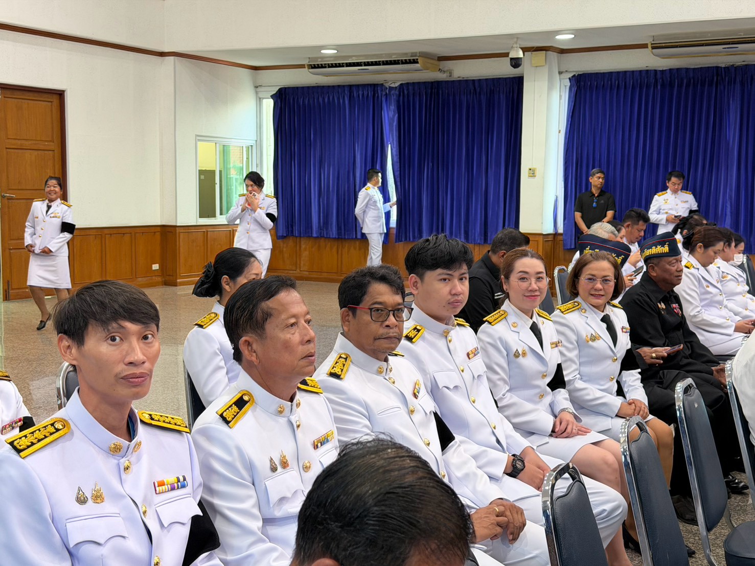 ไฟล์แนบ กปภ.สาขาปทุมธานี (พ) เข้าร่วมพิธีวันคล้ายวันสวรรคต “พระบาทสมเด็จพระจอมเกล้าเจ้าอยู่หัว”  ณ อาคารศาลารักษ์ปทุม ศาลากลางจังหวัดปทุมธานี