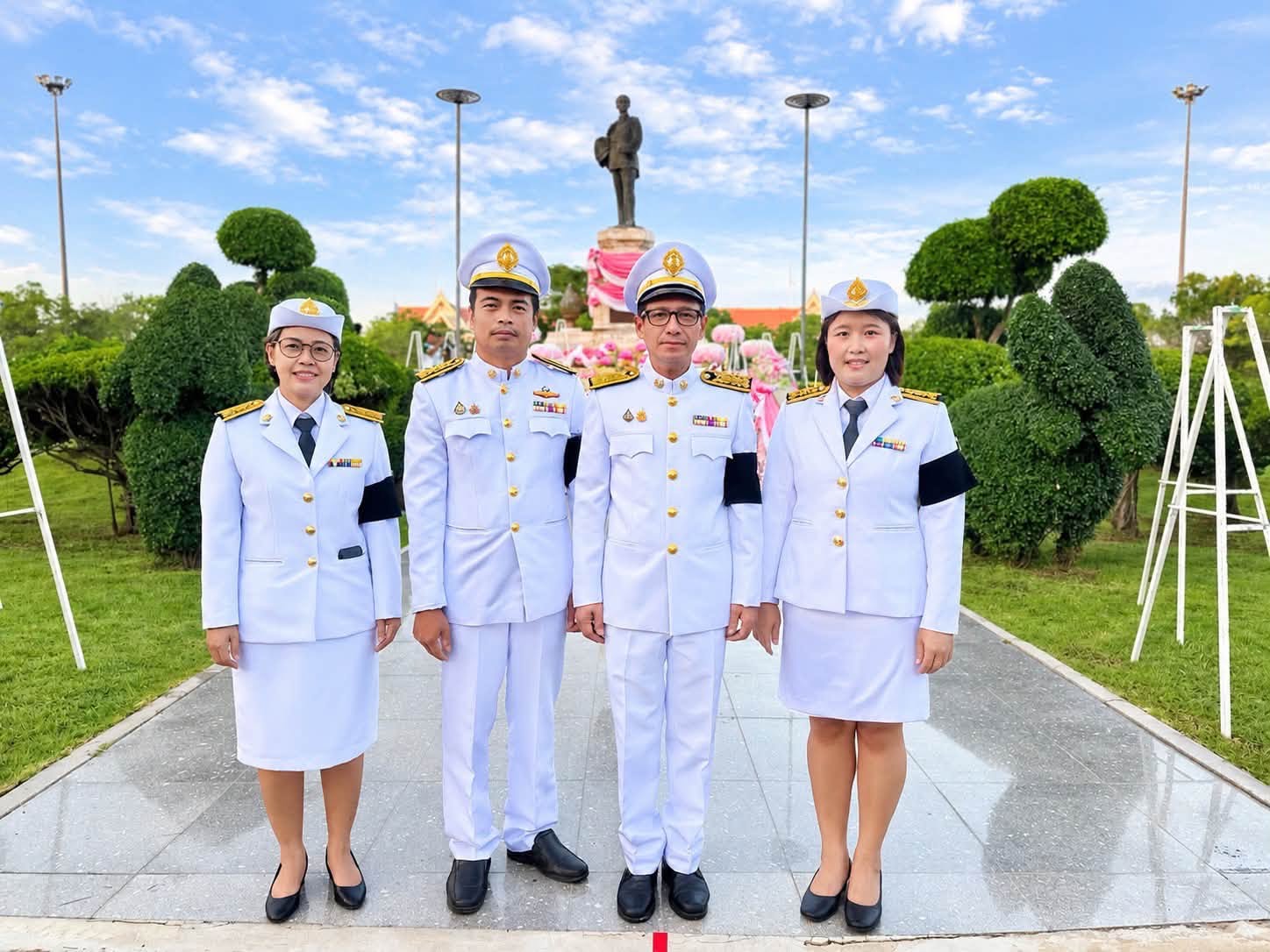 ไฟล์แนบ กปภ.สาขาพิจิตร ร่วมพิธีน้อมรำลึกในพระมหากรุณาธิคุณ เนื่องในวันคล้ายวันสวรรคต รัชกาลที่ 5 และร่วมกิจกรรมตักบาตรรับอรุณ เสริมบุญที่บึงสีไฟ