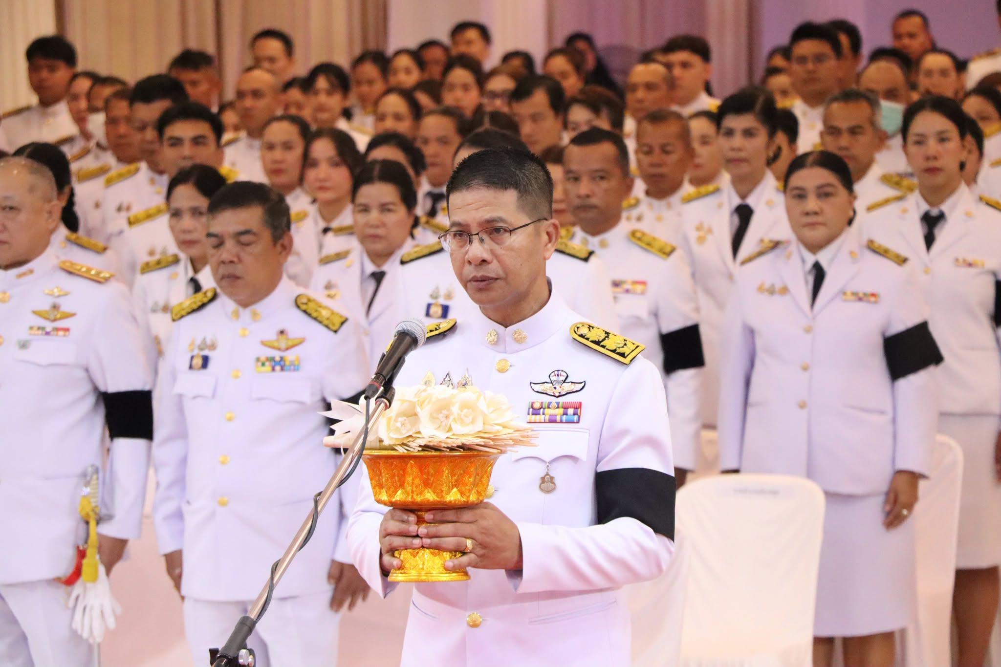 ไฟล์แนบ กปภ.สาขาสตูล เข้าร่วมพิธีบำเพ็ญกุศลอุทิศถวายและพิธีถวายดอกไม้จันทร์ภาคประชาชนตัวแทน งานพระราชพิธีถวายพระเพลิงพระบรมศพ สมเด็จพระนางเจ้าสิริกิติ์ พระบรมราชินีนาถ พระบรมราชชนนีพันปีหลวง
