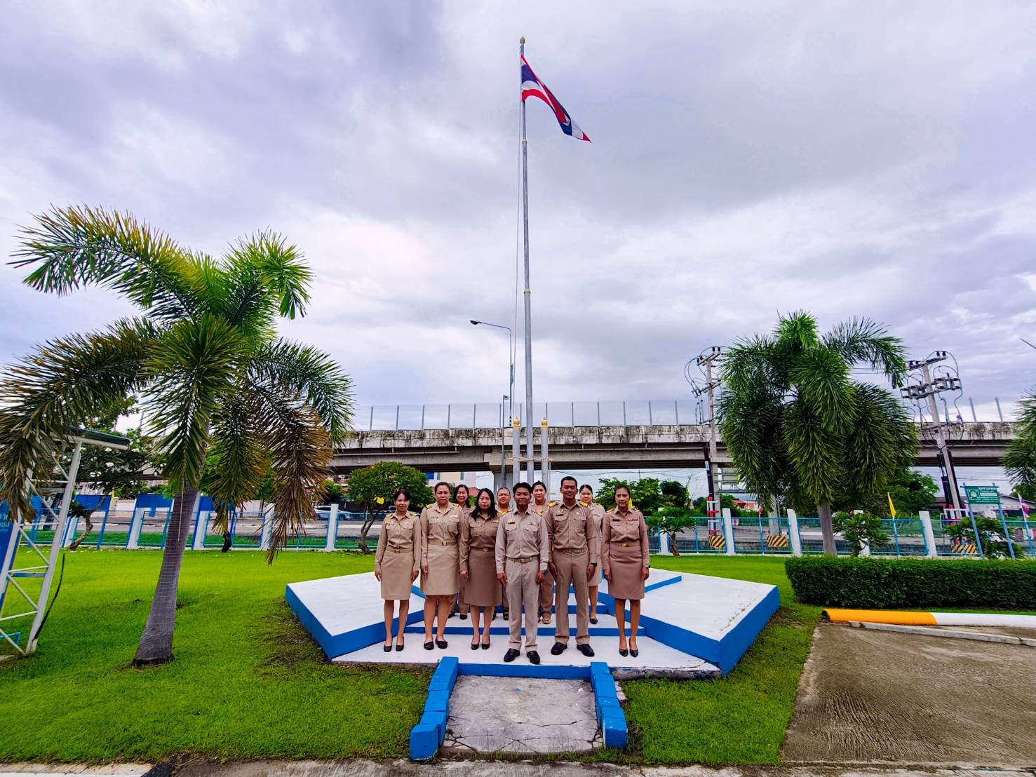 การประปาส่วนภูมิภาคสาขาประจวบคีรีขันธ์ จัดกิจกรรมเคารพธงชาติและร้องเพลงชาติไทย เนื่องในวันพระราชทานธงชาติไทย (Thai National Flag Day) 28 กันยายน ประจำปี 2569