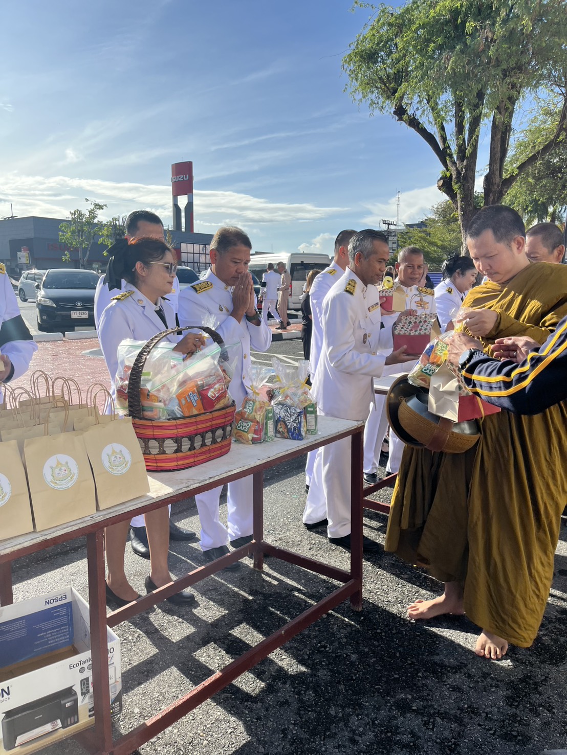 ไฟล์แนบ กปภ.สาขาสตูล เข้าร่วมพิธีบำเพ็ญกุศลอุทิศถวายและพิธีถวายดอกไม้จันทร์ภาคประชาชนตัวแทน งานพระราชพิธีถวายพระเพลิงพระบรมศพ สมเด็จพระนางเจ้าสิริกิติ์ พระบรมราชินีนาถ พระบรมราชชนนีพันปีหลวง